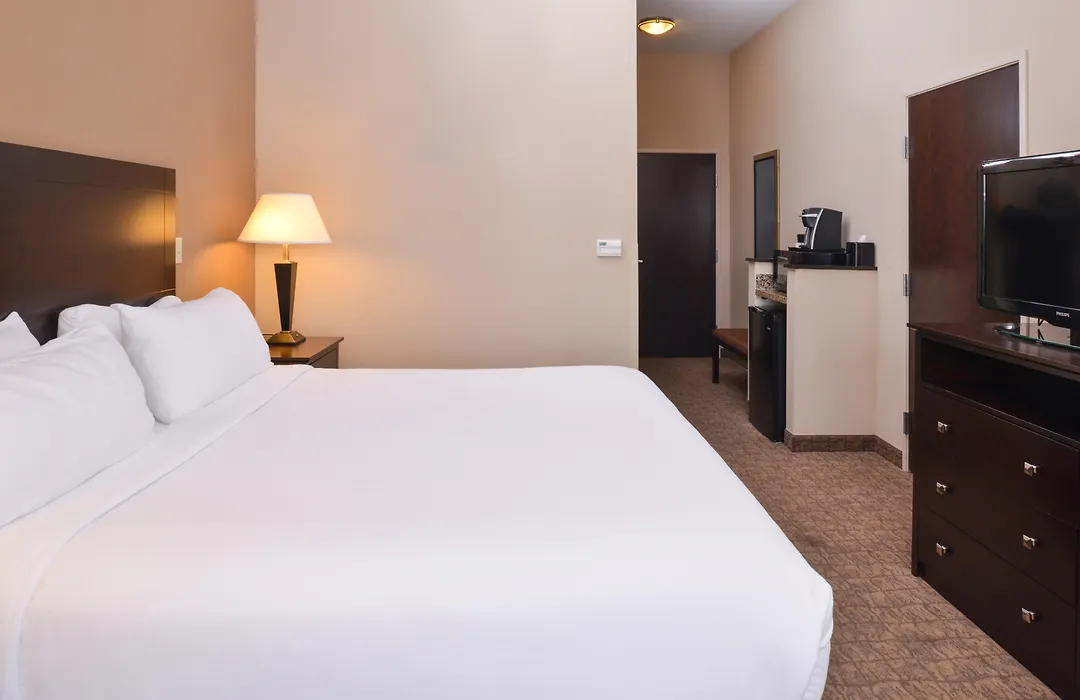 Holiday Inn Express & Suites Bridgeport By Ihg-1