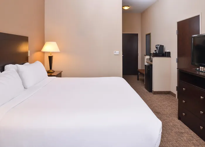 Holiday Inn Express & Suites Bridgeport By Ihg